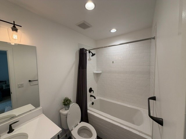 Building Photo - 1098 W Cattail Ct
