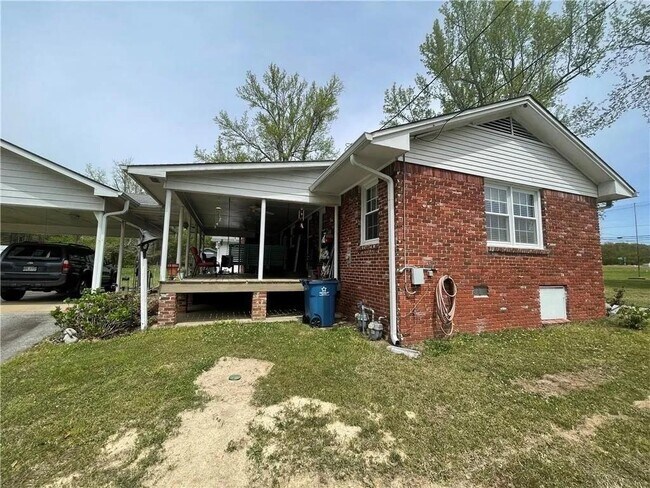 Building Photo - 3633 Loganville Hwy SW