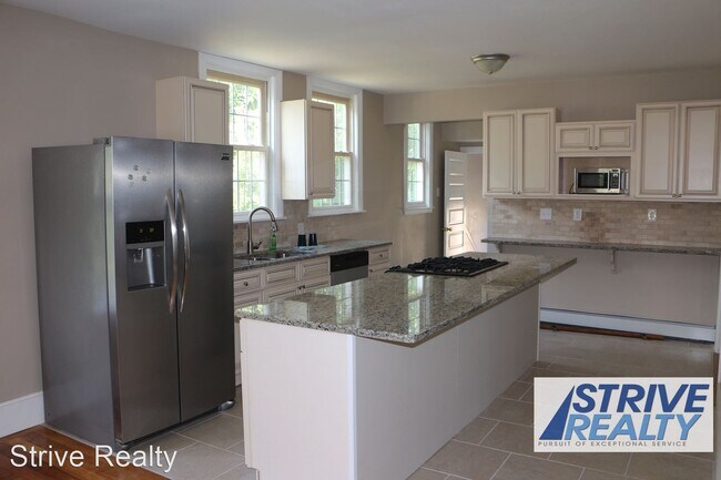 Primary Photo - 6 br, 2.5 bath House - 5 Elmhurst Ave