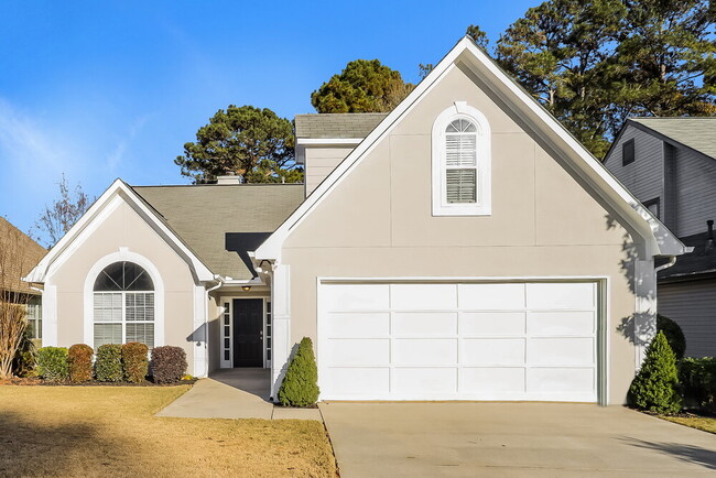Building Photo - 440 Fairway Ct