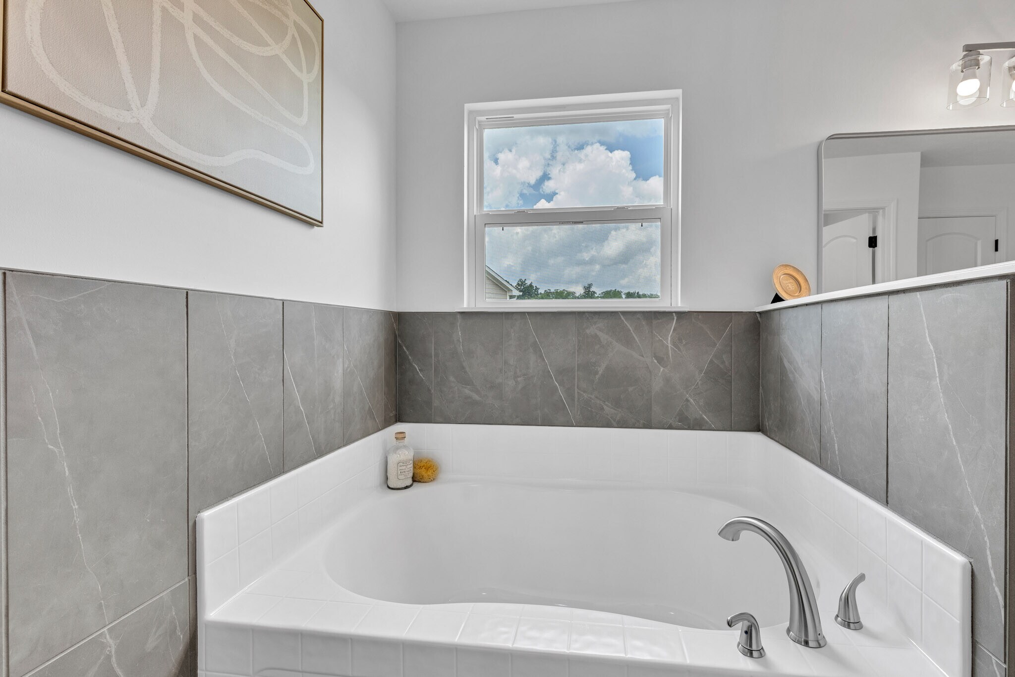 Building Photo - 9724 Brooks Dr