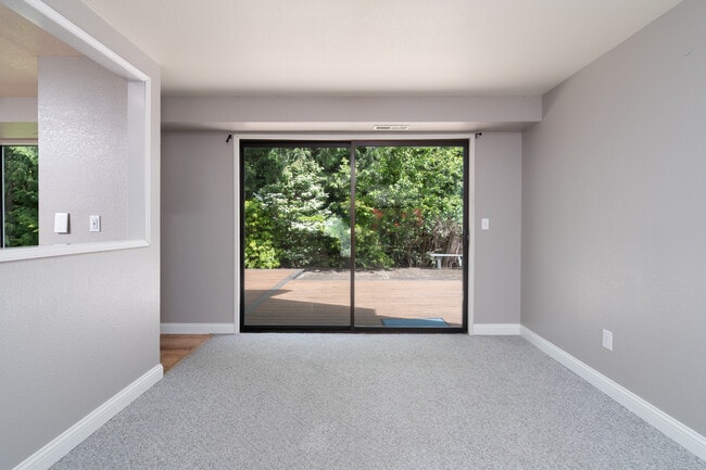 Building Photo - 124 N 39th Pl