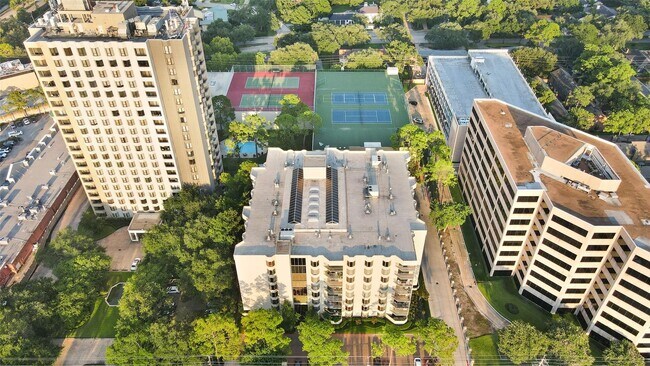 Building Photo - 661 Bering Dr