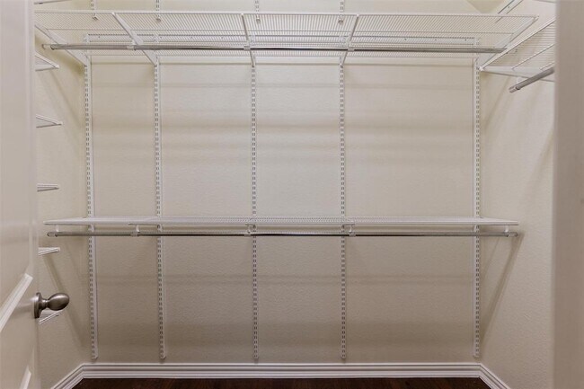 Building Photo - 7901 Arbor Knoll Ct