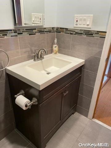 Building Photo - 8 William St