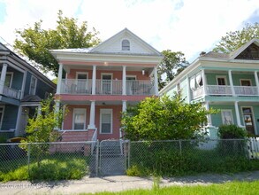 Building Photo - 1832 Walnut St