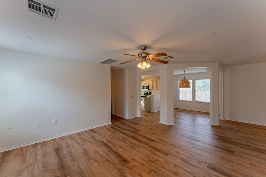 Building Photo - 1225 Anise Dr