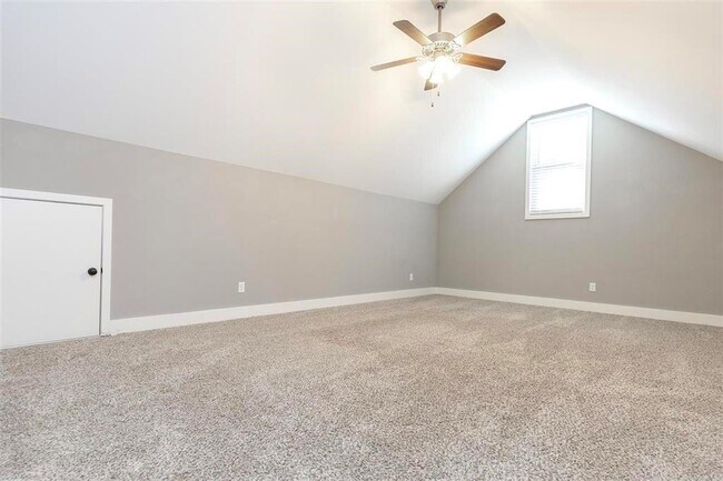 Building Photo - 413 Adalynn Cir