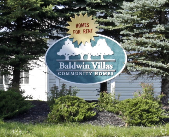Baldwin Villas 122 Warwick Dr Pontiac MI 48340 Apartment Finder