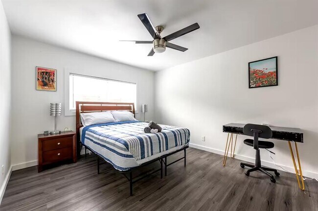 Building Photo - 9715 Dallum Dr