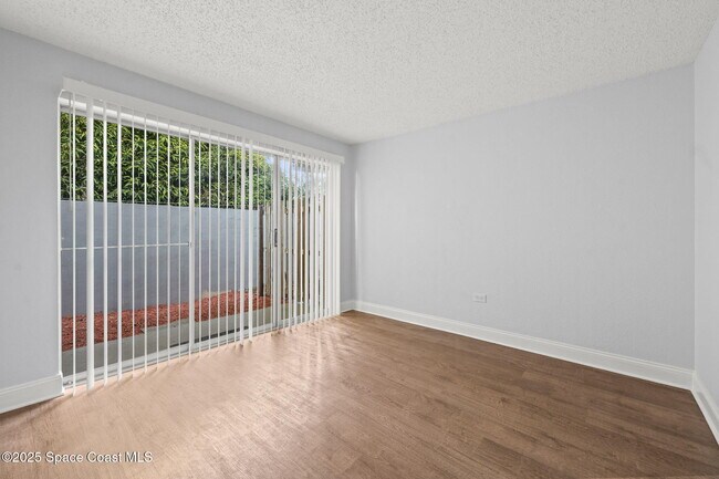 Building Photo - 1170 S Patrick Dr