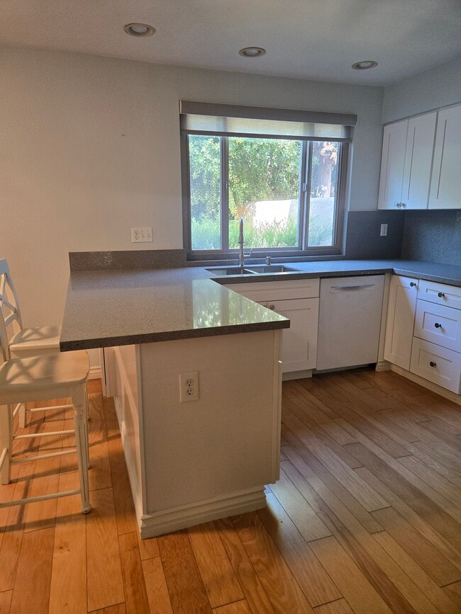 BRAND NEW, NEWLY REMODELED kitchen - 8830 Via Andar