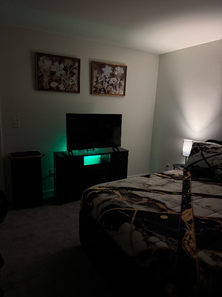 Building Photo - 533 Gantt St