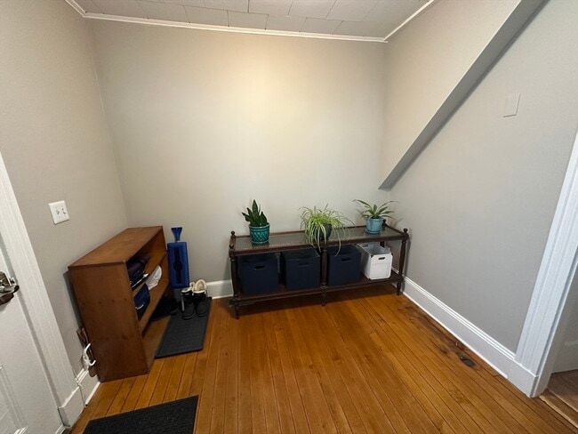 Building Photo - 11 Crescent Ave