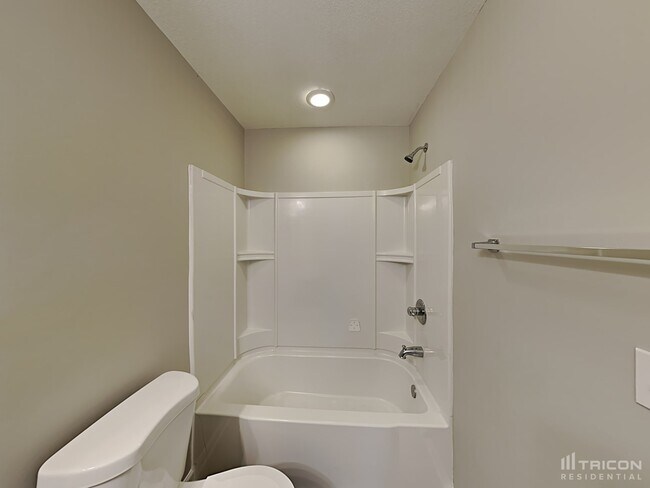 Building Photo - 208 Chestnut Oak Ln