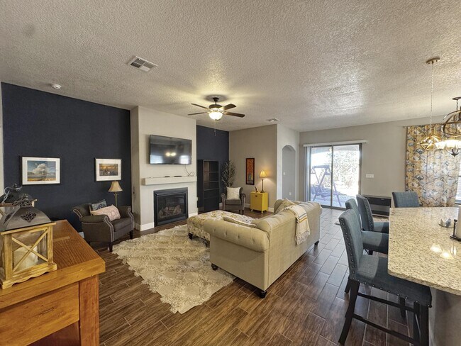 Building Photo - 6801 Prom Ave NE