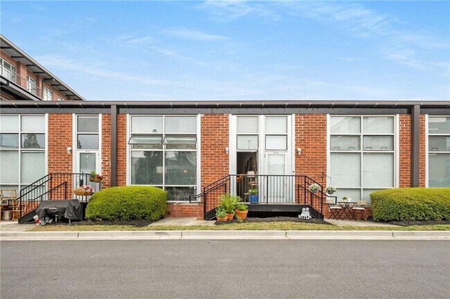 Building Photo - 5200 Peachtree Rd
