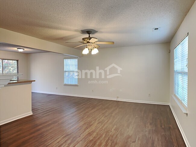 Building Photo - 7739 Sullivans Trace Dr