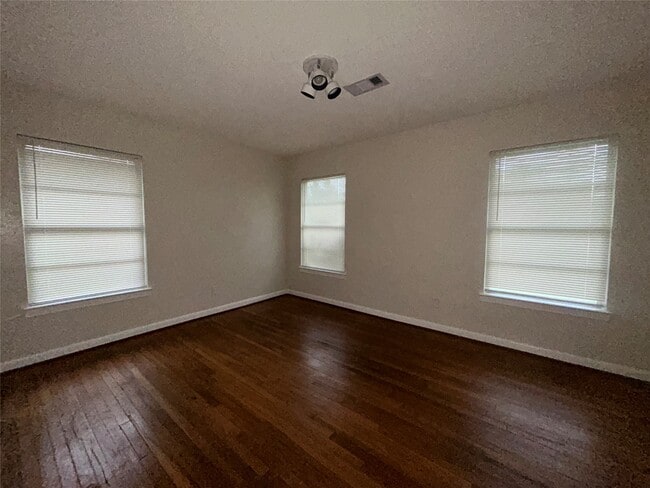 Building Photo - 7655 El Rancho St