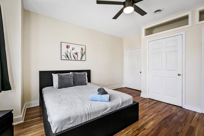 Building Photo - 600 N Linwood Ave