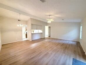 Building Photo - 1318 Sand Stone Dr