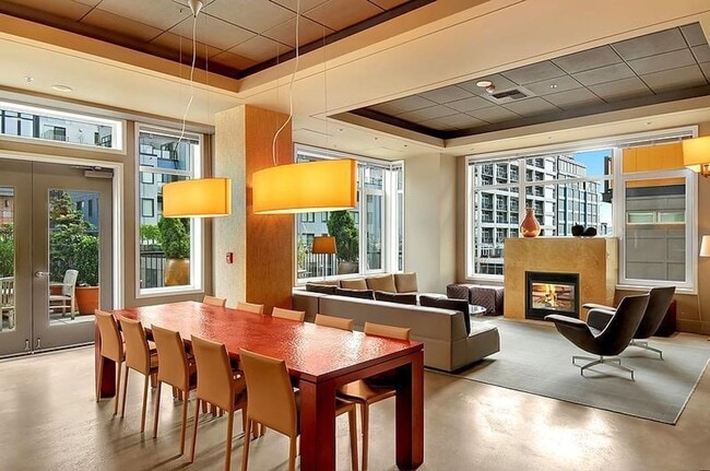 Building Photo - Ellington ~ Belltown Condo
