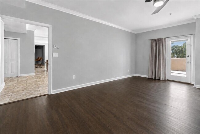 Building Photo - 2161 Peachtree Rd NE