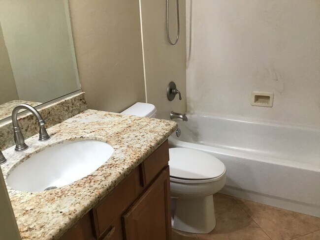 Building Photo - 5 Bdrm, 3 Full bath, clean nice home in Oro Valley-La Canada & Naranja