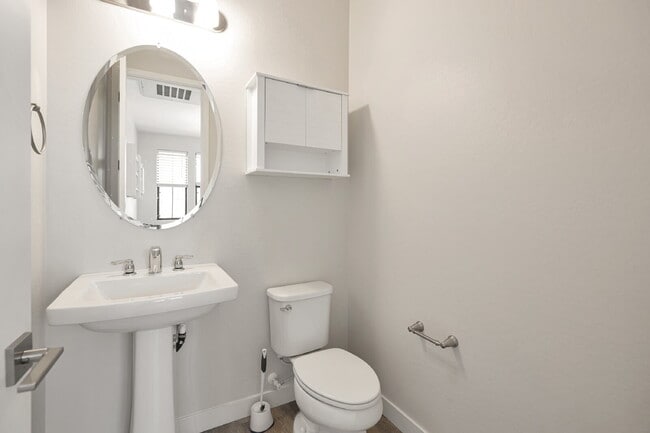 Building Photo - Sophisticated Camelback Corridor Tri-Level Townhome now available!