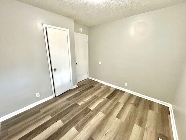 Building Photo - 4734 Bluehaven Dr NW
