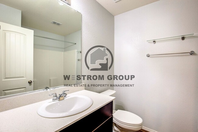 Building Photo - 404 Falling Star Dr