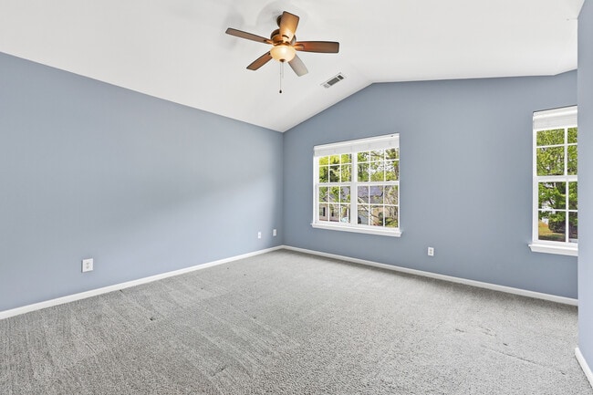 Building Photo - 3911 Hathaway Hills Dr