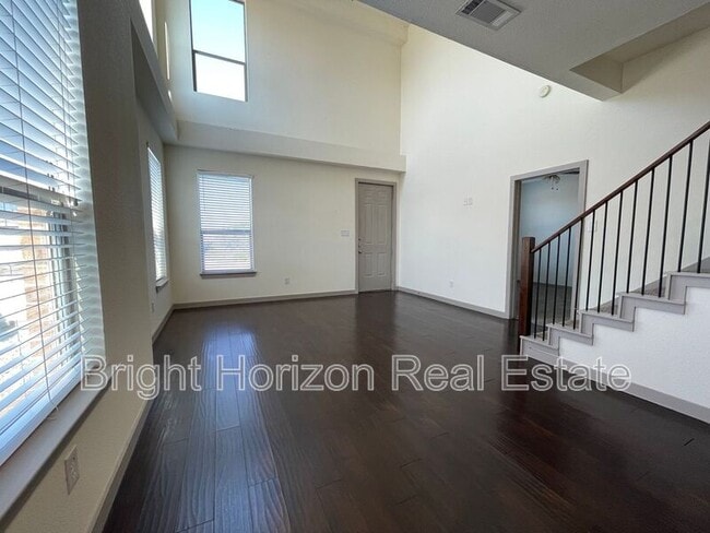 Building Photo - 3629 Valley Vista Dr