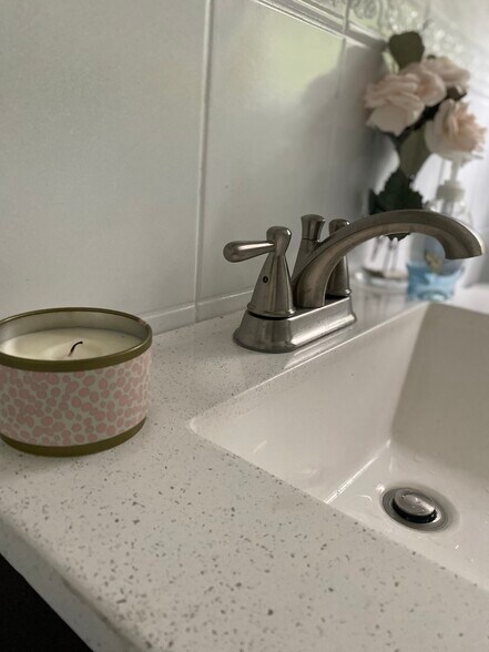 Building Photo - 121 Orlando St