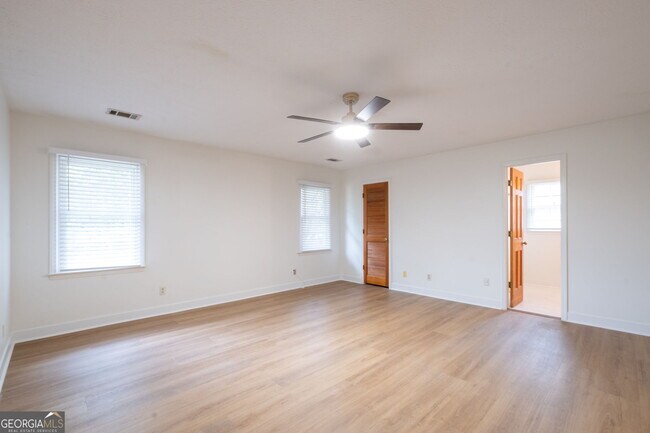 Building Photo - 2688 Benton Dr