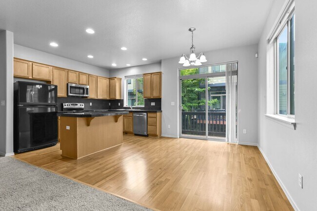 Building Photo - New Price!! Available NOW Hillsboro End Unit Townhome Minutes to Intel Jones Farm, Costco, Parks ...