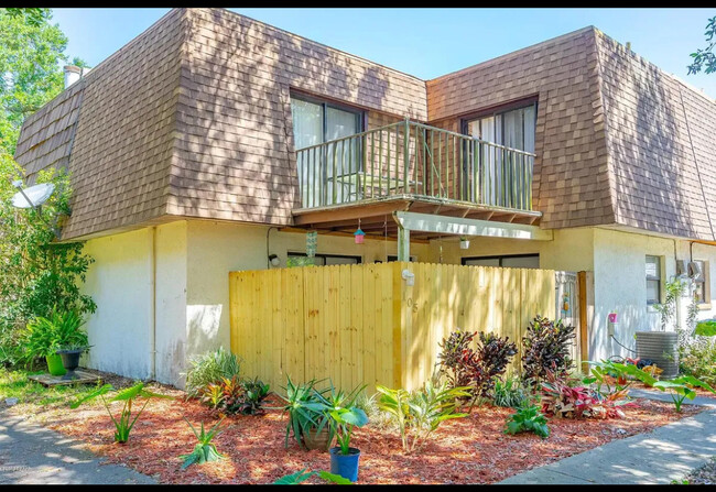Primary Photo - 105 Springwood Square