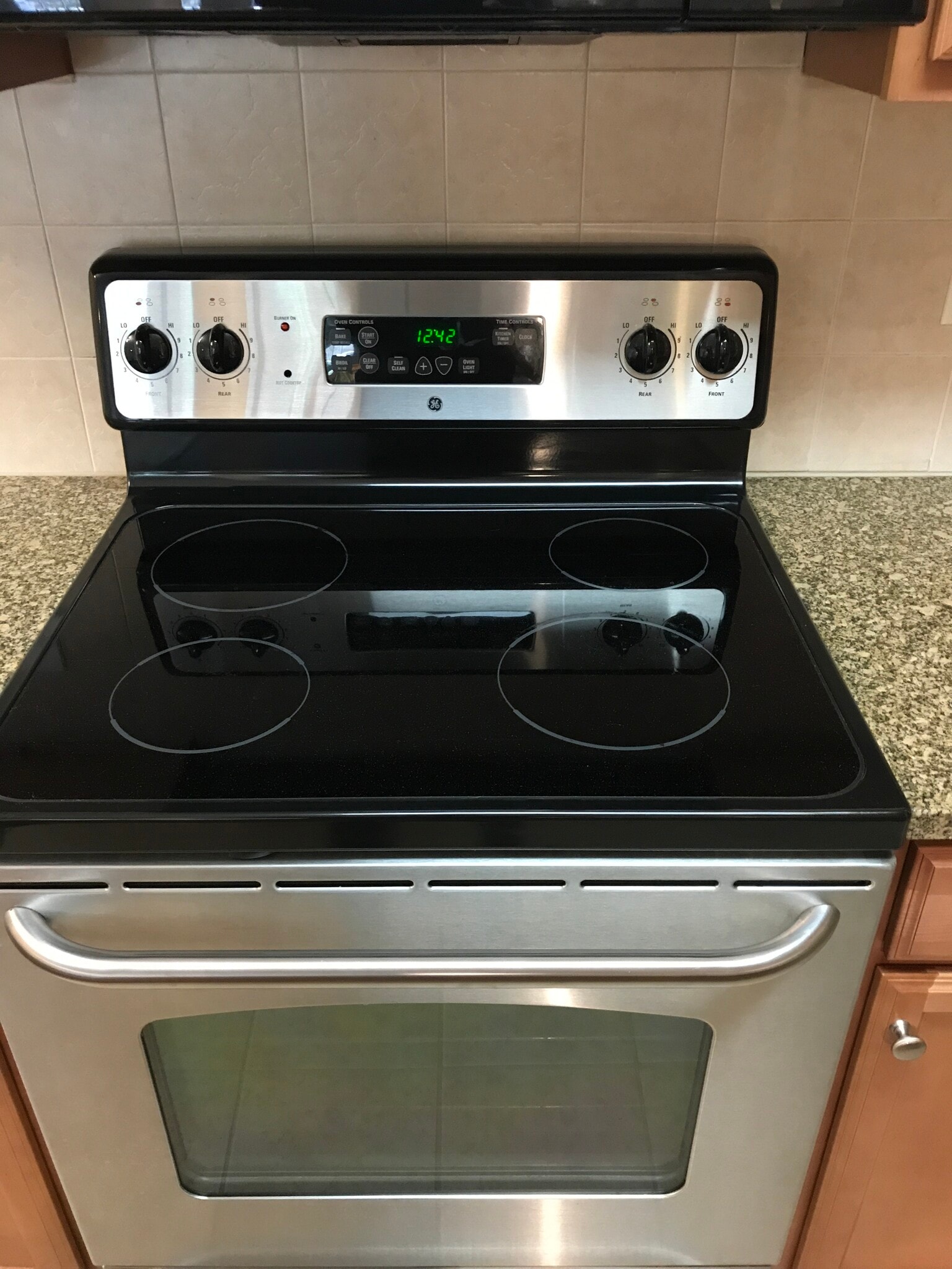 Electric Stovetop - 1931 Dante Ln