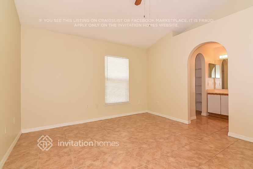 Building Photo - 6304 Calamari Pl