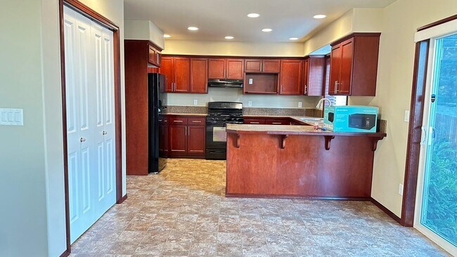 Building Photo - 28400 75th Dr NW