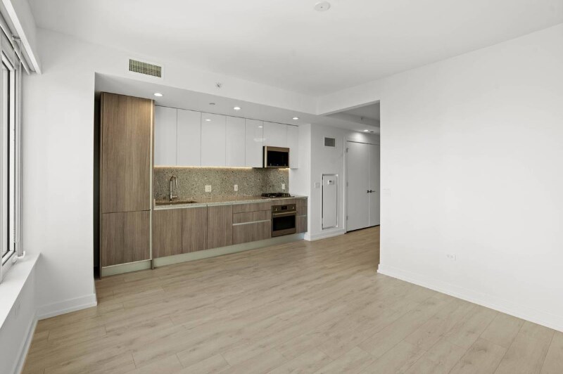 Building Photo - 1120 N Wells St