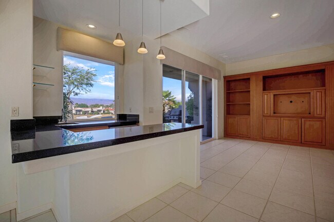 Building Photo - 830 Hawk Hill Trail