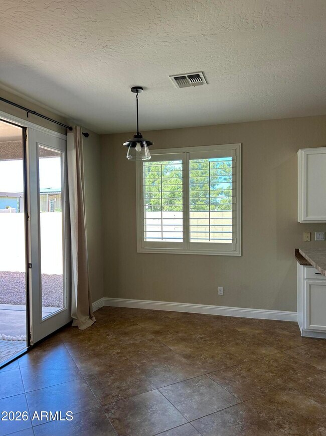 Building Photo - 7024 S Claiborne Ave