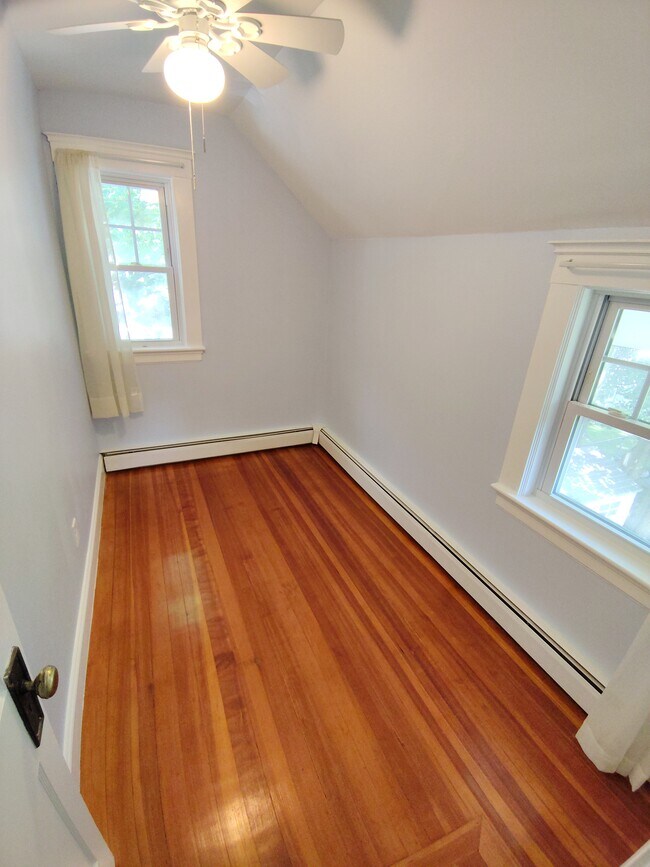 Building Photo - 162 Elmwood Ave