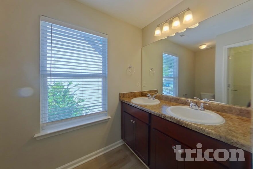 Building Photo - 514 Lobdale Falls Dr