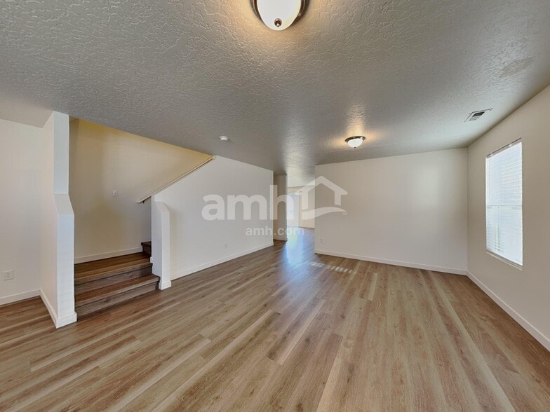 Building Photo - 2543 N Greenville Ave