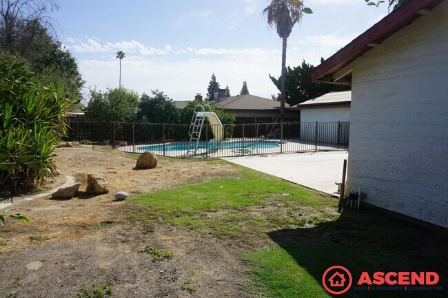 Building Photo - 3 Bedroom Home Off Ming and Ashe Rd!