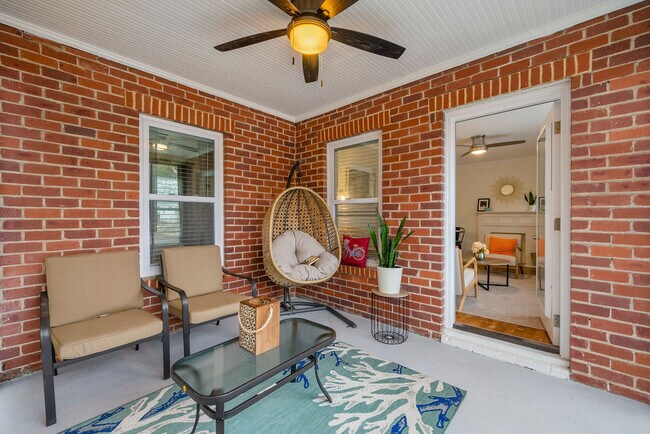 Building Photo - 711 Campbell Cir
