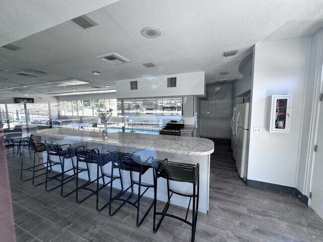 Building Photo - 441 Moser Ave