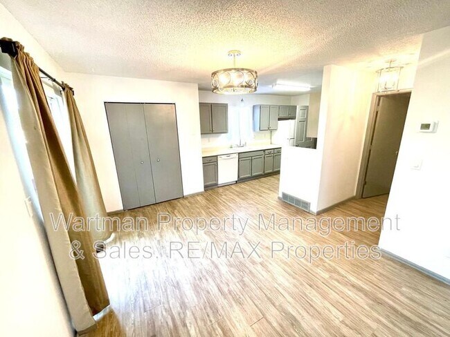 Building Photo - 4570 Witches Hollow Ln
